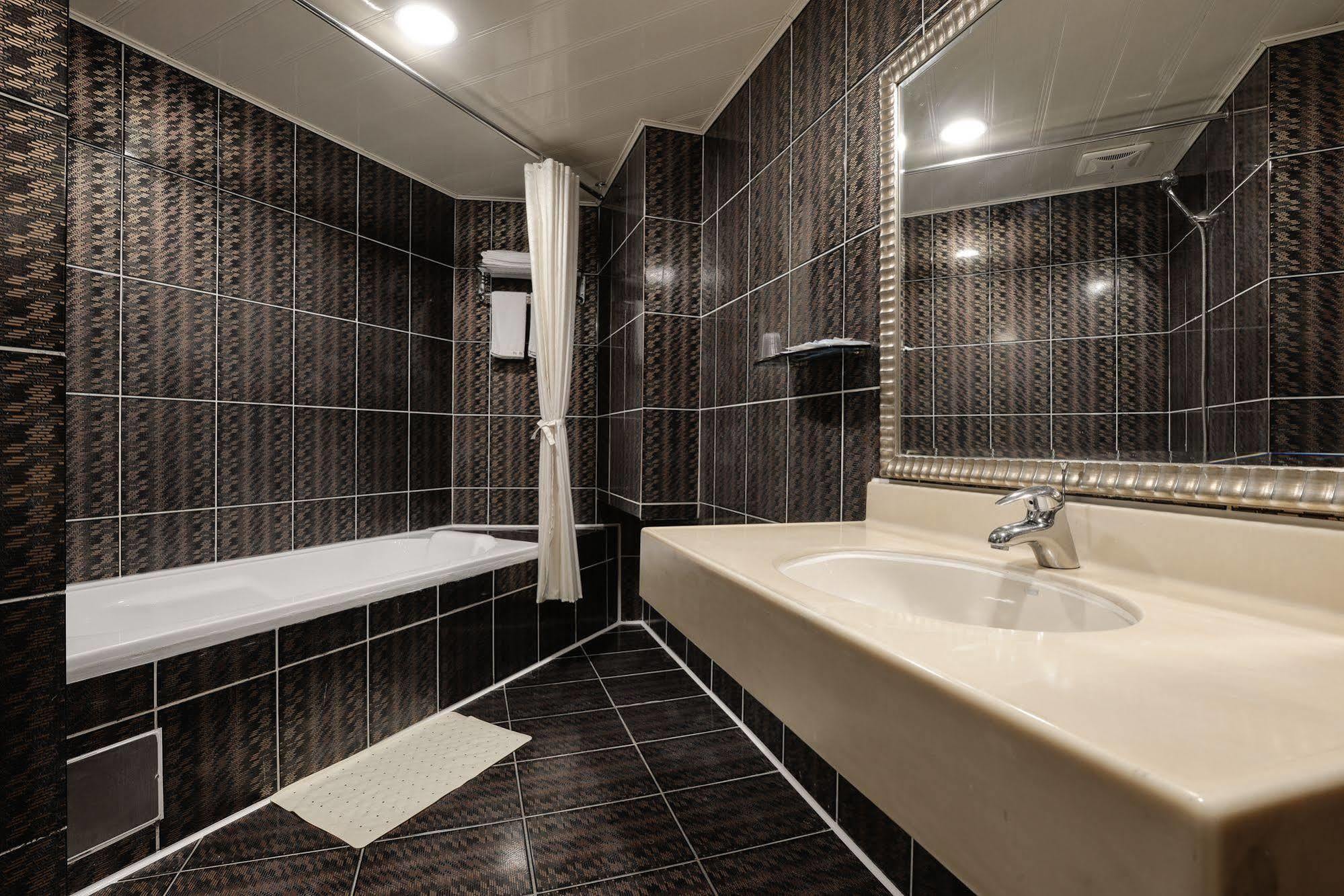 Kaja Hotel Гаосюн Экстерьер фото